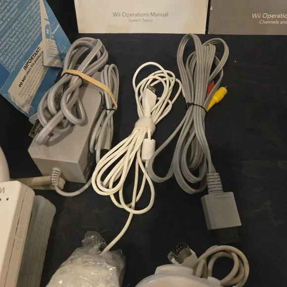 Nintendo Wii Console Bundle w/ Controllers, Sensor Bar, Cooling Stand, Manuals - Picture 3 of 6